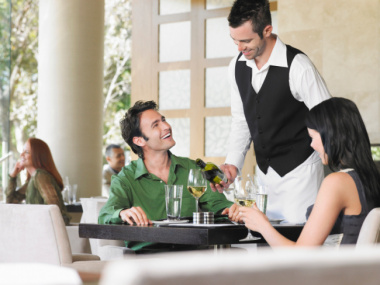 Quản trị khách sạn và Top công việc hái ra tiền khi học quản trị khách sạn